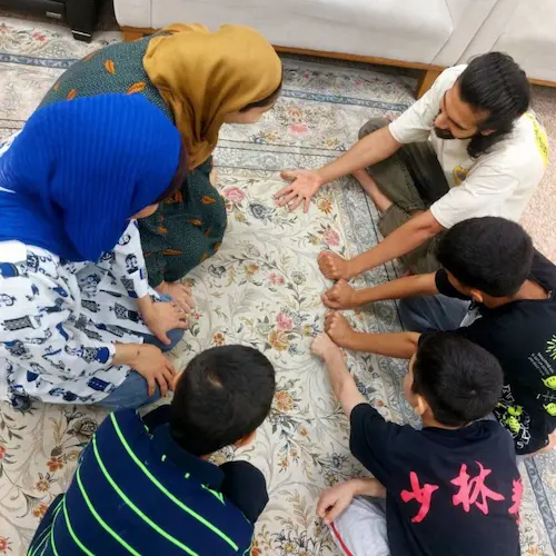 عرفان و حانیه و سارا با بچه ها گل یا پوچ بازی می کنند