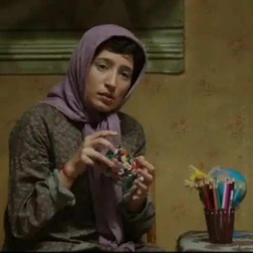مریم (نگار جواهریان) دلش برای سهیل تنگ شده و نمیداند بدون سهیل چگونه زندگی کند