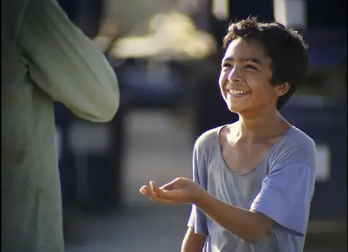 امیرو وقتی میخواهد پول آب خنک را از دوچرخه سوار بگیرد